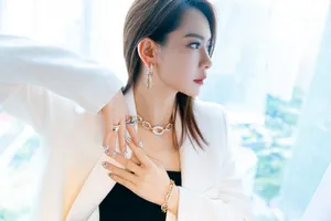 戚薇精致典雅写真图片_2