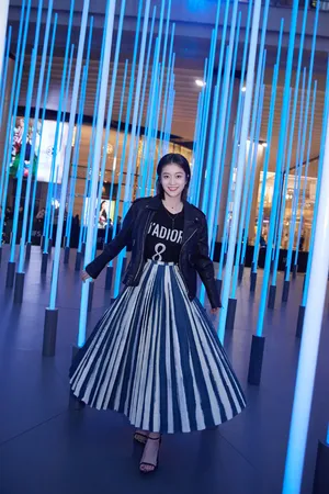 张雪迎时尚率性写真图片_4