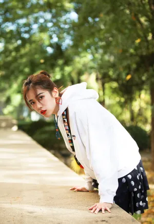 刘美彤灵动随性写真图片