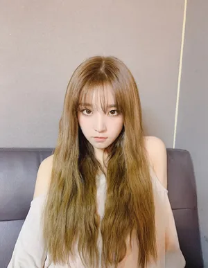 宋雨琦甜酷女王范写真图片_11