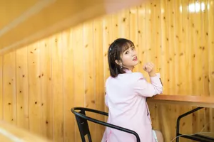 沈月粉色甜美清新写真图片