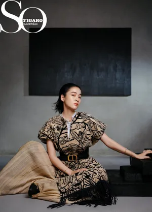 张雪迎深秋银杏妆写真图片_1