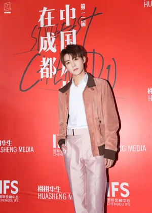 管栎利落简约魅力写真图片_7