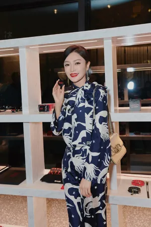 秦岚御姐风甜美活动照图片_6