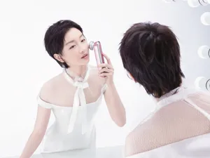 周冬雨清新性感代言活动图片_1