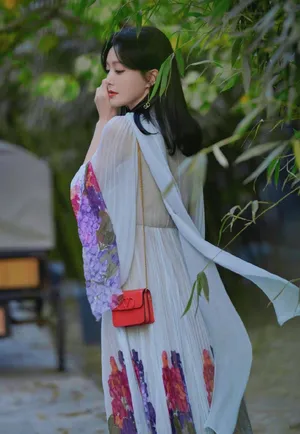 秦岚仙气性感写真图片