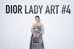 王子文迪奥活动照性感图片