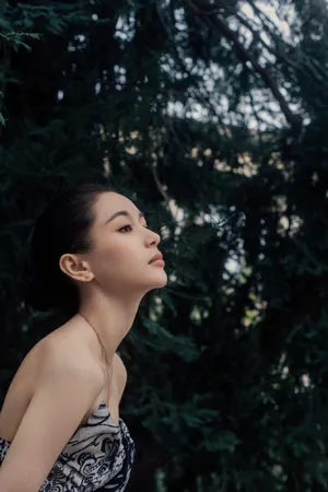 王子文迪奥活动照性感图片
