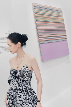 王子文迪奥活动照性感图片_8