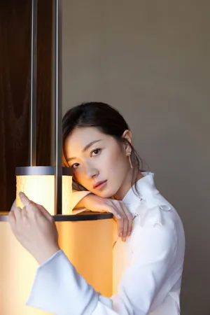 万茜优雅柔情写真图片_3