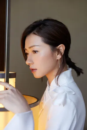 万茜优雅柔情写真图片_5