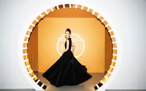 李梦优雅性感写真图片