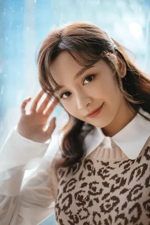 王一菲温婉迷人写真图片