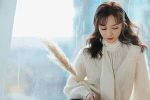 王一菲温婉迷人写真图片_5