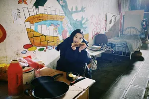 景甜片场俏皮活力图片