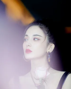古力娜扎牛仔裙性感写真图片