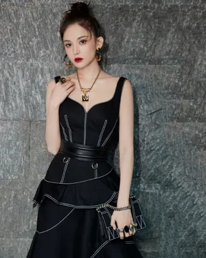 古力娜扎牛仔裙性感写真图片_7