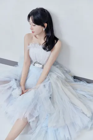 秦岚钻石蓝睫毛魅力性感写真_6