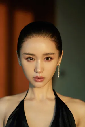 王子文深v露背性感写真图片_2