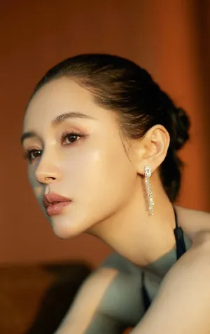 王子文深v露背性感写真图片_3