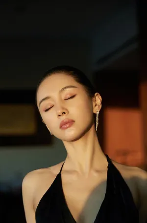 王子文深v露背性感写真图片_5