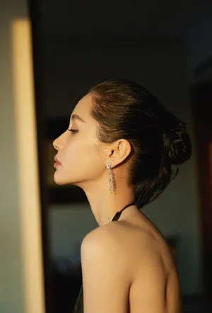 王子文深v露背性感写真图片_7