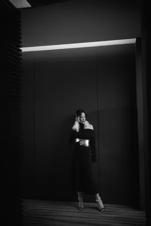 张靓颖括号刘海优雅写真图片_8