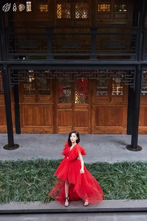 吴宣仪红裙国风写真图片_4