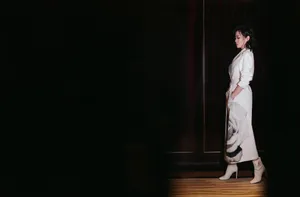 张靓颖纯白优雅写真图片