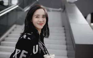 王智清爽休闲私服街拍图片