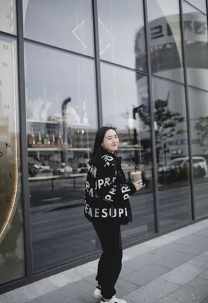 王智清爽休闲私服街拍图片_2