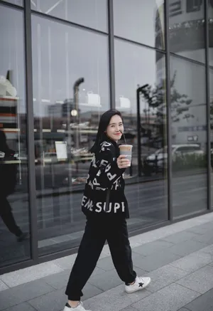 王智清爽休闲私服街拍图片_5