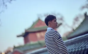 韩栋条纹毛衣帅气写真图片_4