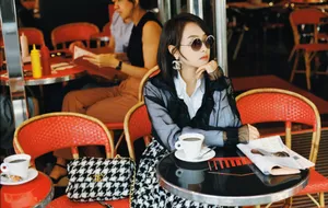 宋茜时髦优雅街拍写真图片_1