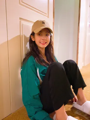 邢菲俏皮居家私服照图片_1