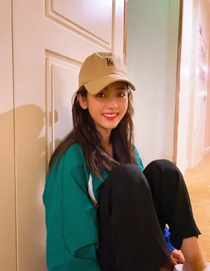 邢菲俏皮居家私服照图片_4