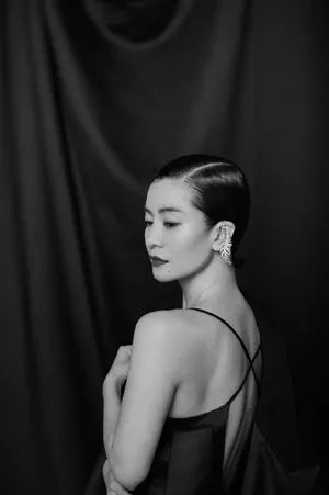 李晟黑白质感写真大片