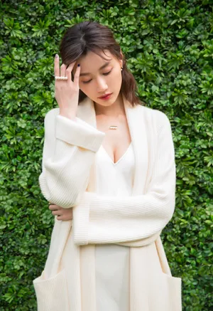 李斯羽温柔率性写真图片_5