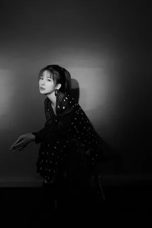赵樱子时尚温婉写真图片_2