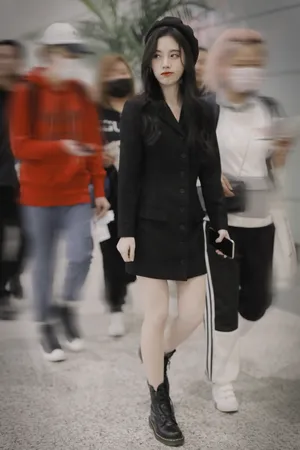 鞠婧祎酷美性感街拍照图片_9