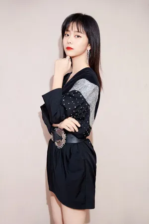 谭松韵时尚飒爽写真图片_6