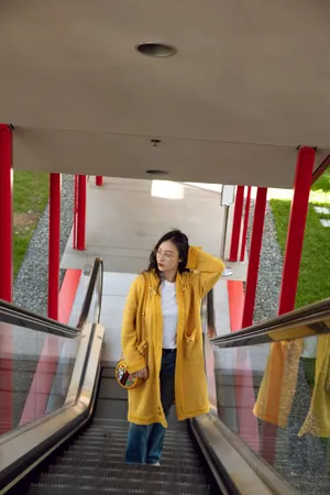 倪妮清爽明媚街拍图片