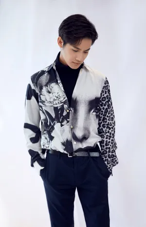 郑业成帅气有型写真图片_5