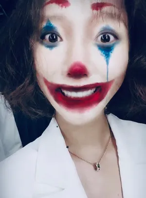 王珞丹小丑妆容自拍图片_5