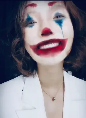 王珞丹小丑妆容自拍图片_6
