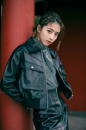 李凯馨酷美皮衣写真图片_1