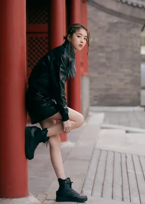 李凯馨酷美皮衣写真图片_7