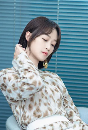 蓝盈莹优雅迷人写真图片_4