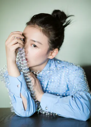 马思纯浅蓝清新气质写真图片