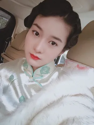 张雪迎复古旗袍造型图片_3